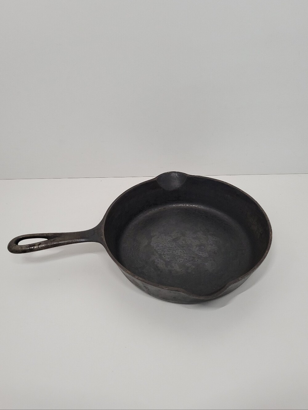 Vintage Griswold No. 5 Cast Iron 8" Skillet Fry Pan #724 D Erie, PA USA